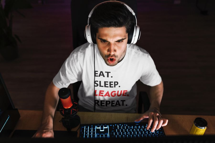 Eat. Sleep. LEAGUE. Repeat. fehér póló