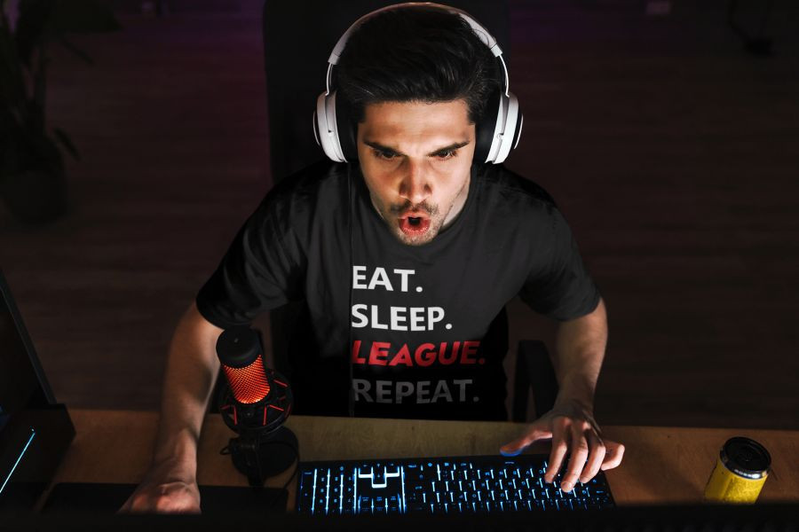 Eat. Sleep. LEAGUE. Repeat. fekete póló