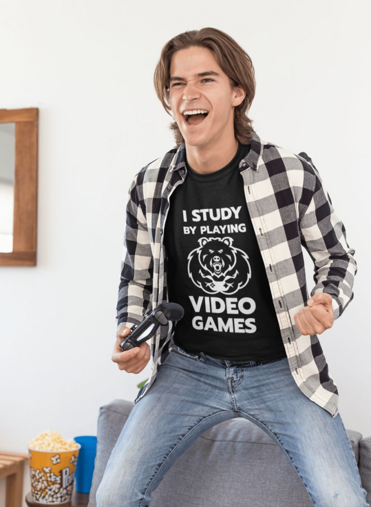 I study by playing video games fekete póló