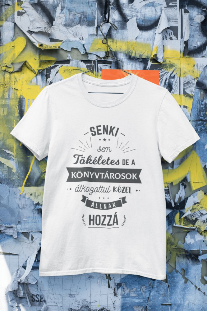 Könyvtáros fehér póló