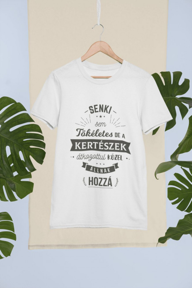 Kertész fehér póló
