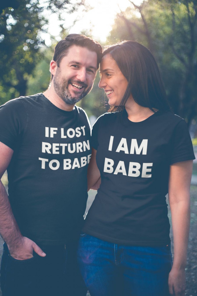 If lost return to babe páros póló - fekete színben