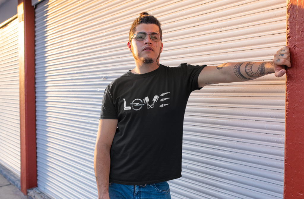 LOVE  opel fekete póló