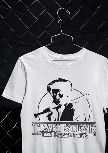 Team Steve - The babysitter fehér póló