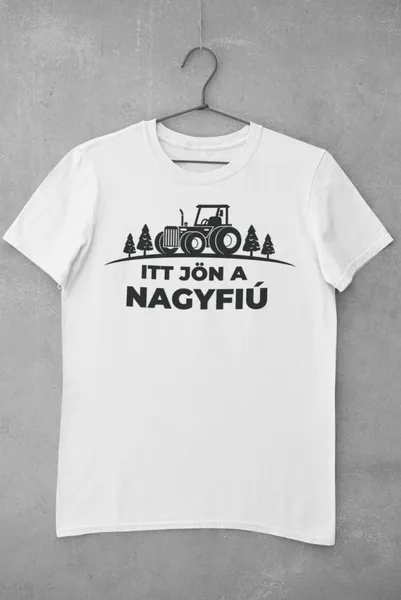 Itt jön a nagyfiú fehér póló